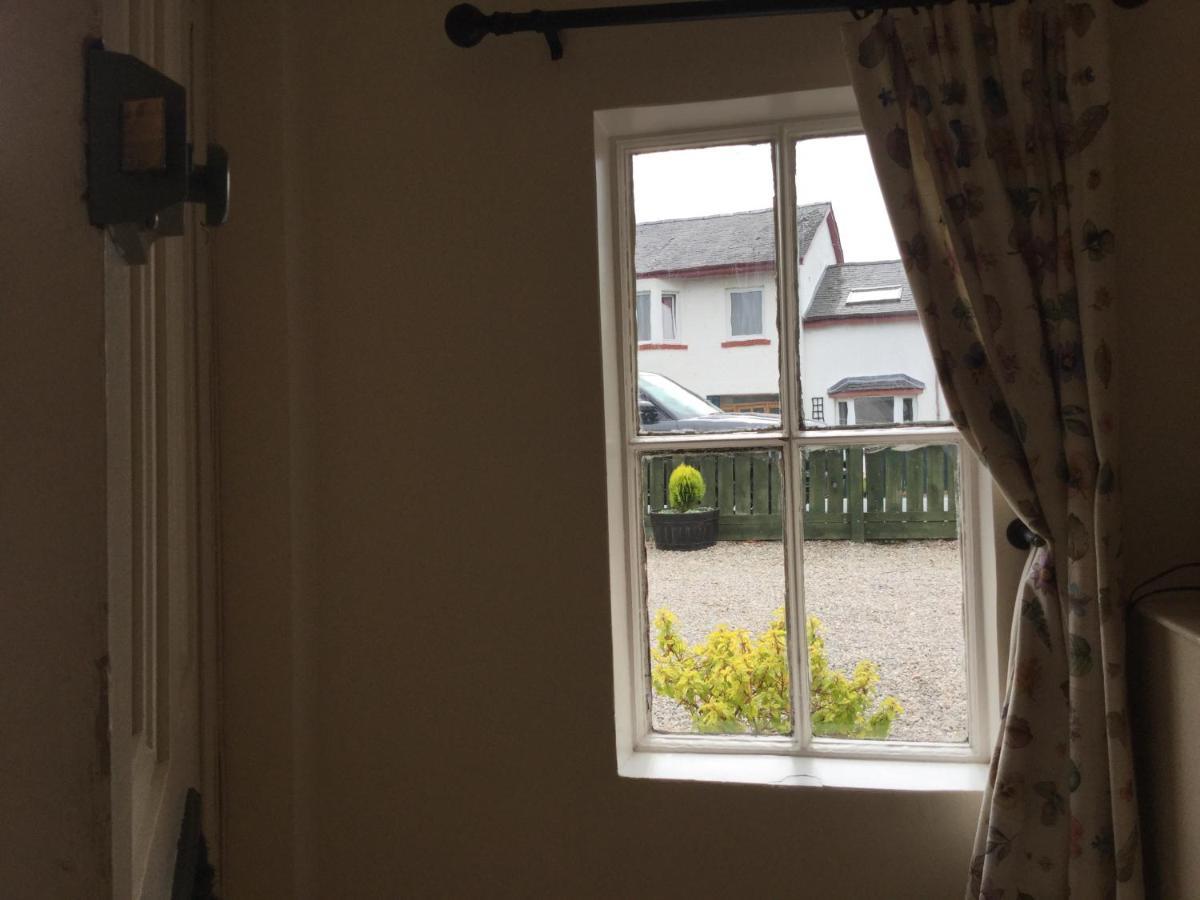 Three-Bedroom Old Cottage Free Parking Inverness Dış mekan fotoğraf