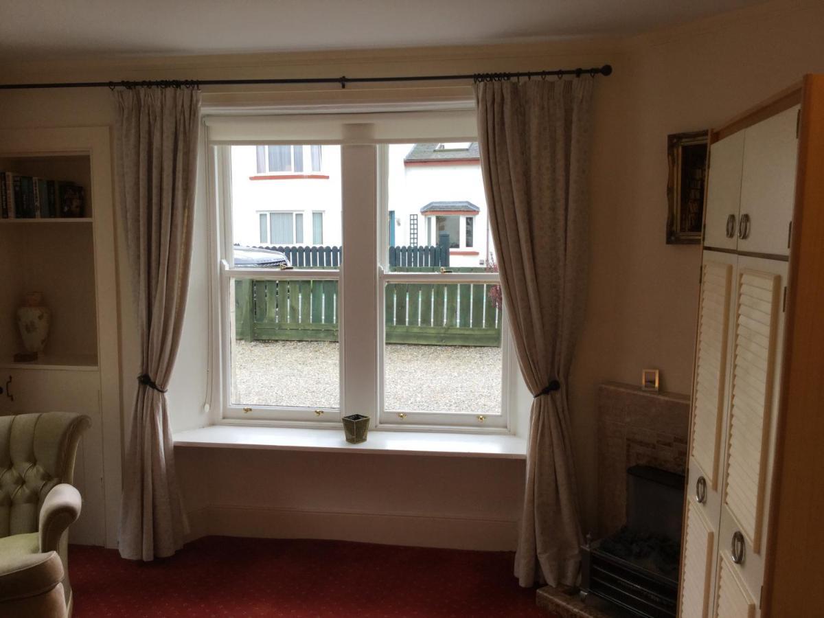 Three-Bedroom Old Cottage Free Parking Inverness Dış mekan fotoğraf