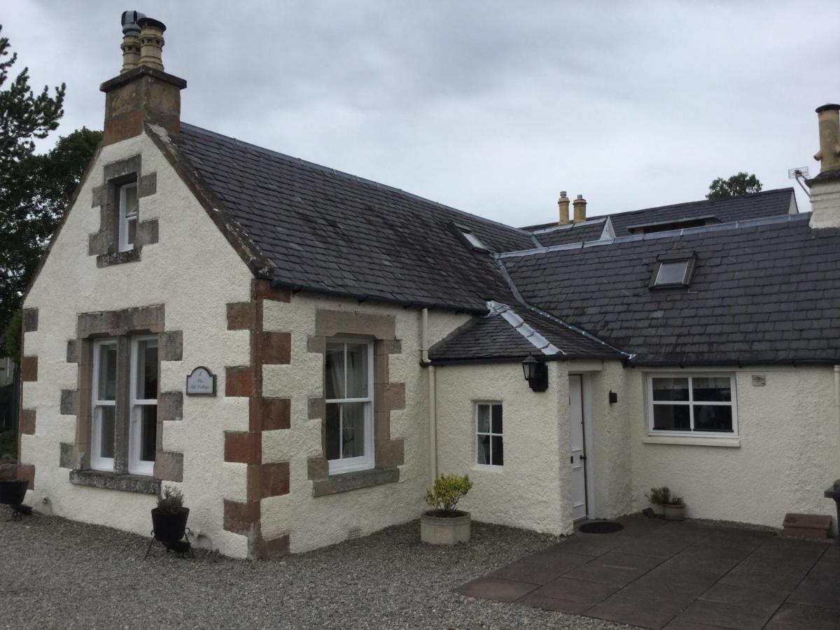 Three-Bedroom Old Cottage Free Parking Inverness Dış mekan fotoğraf