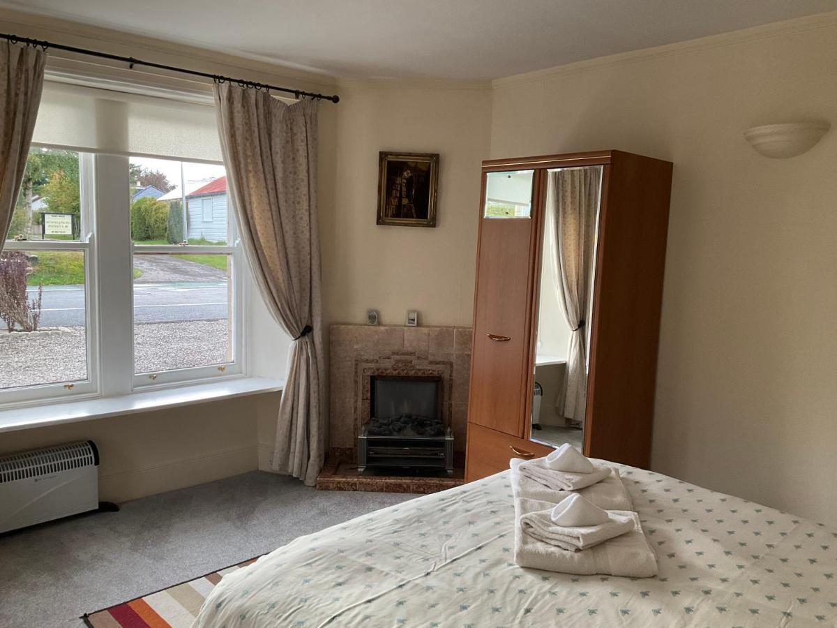 Three-Bedroom Old Cottage Free Parking Inverness Dış mekan fotoğraf