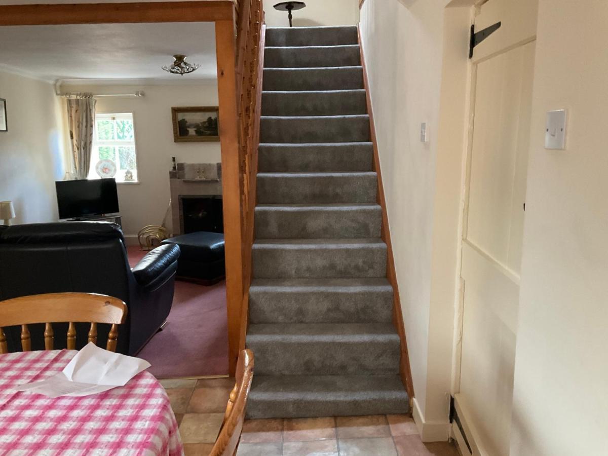 Three-Bedroom Old Cottage Free Parking Inverness Dış mekan fotoğraf