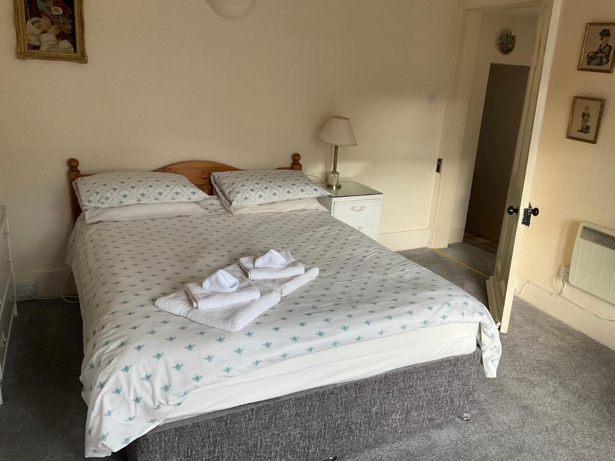 Three-Bedroom Old Cottage Free Parking Inverness Dış mekan fotoğraf