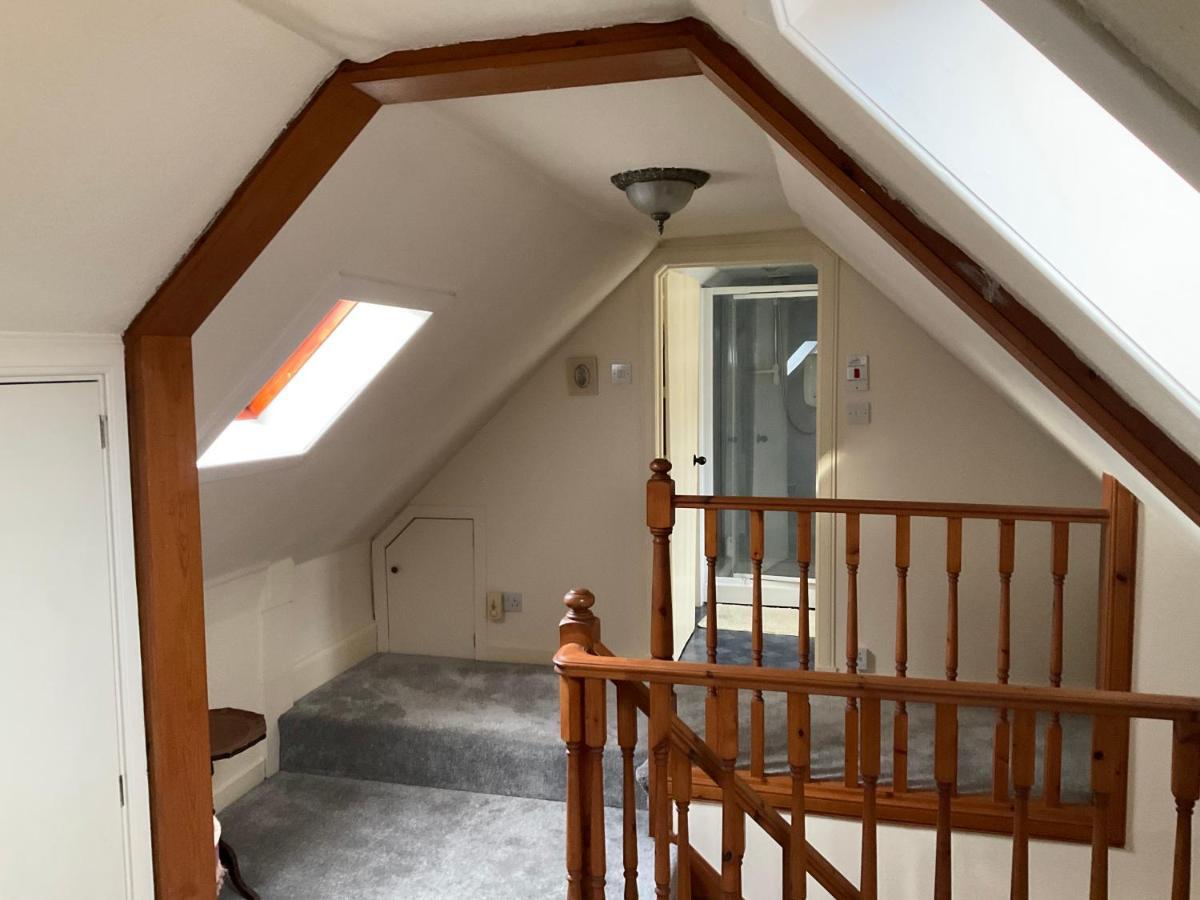Three-Bedroom Old Cottage Free Parking Inverness Dış mekan fotoğraf