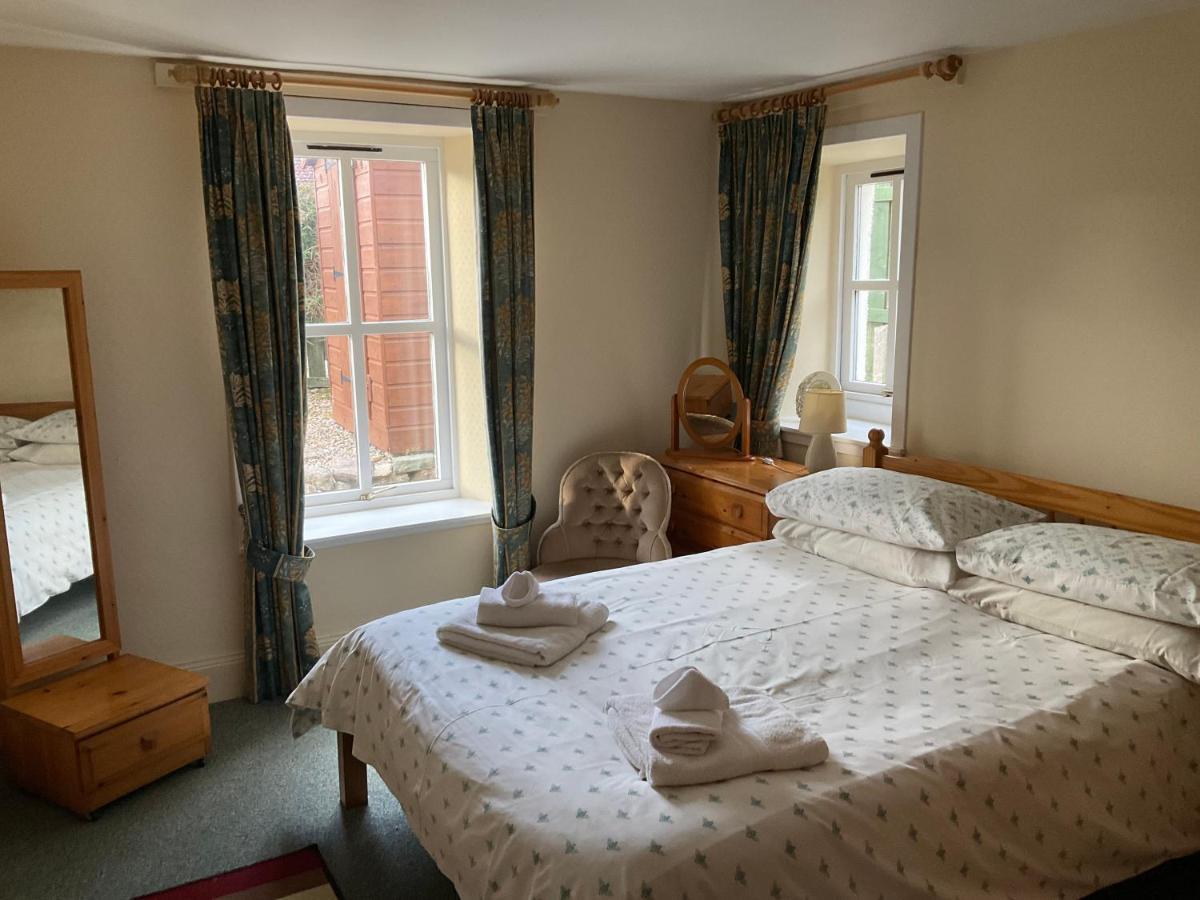 Three-Bedroom Old Cottage Free Parking Inverness Dış mekan fotoğraf
