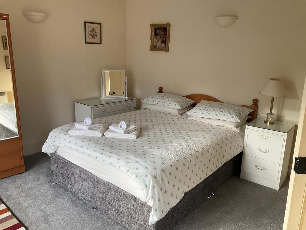 Three-Bedroom Old Cottage Free Parking Inverness Dış mekan fotoğraf